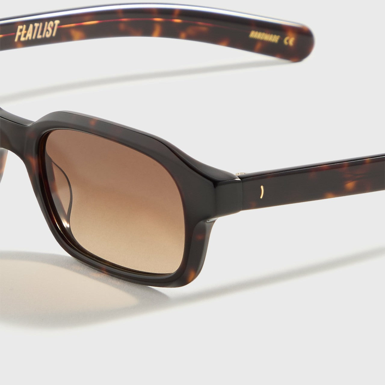 Men Kith Flatlist Hanky Sunglasses - Dark Tortoise / Brown Gradient Lens