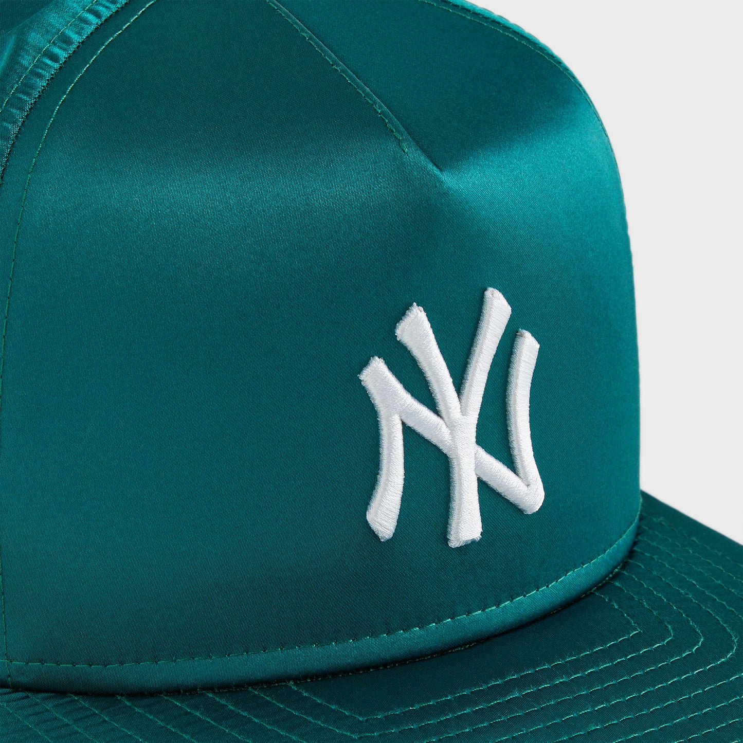 Men Kith Kith & New Era for the New York Yankees Satin 9FORTY Snapback - Scout