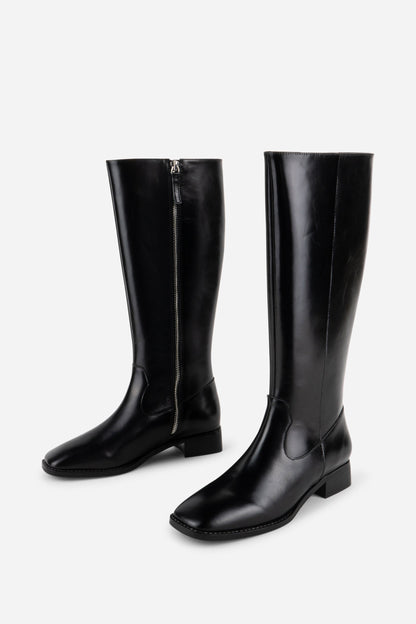 Intentionally Blank TAME KNEE HIGH BOOT