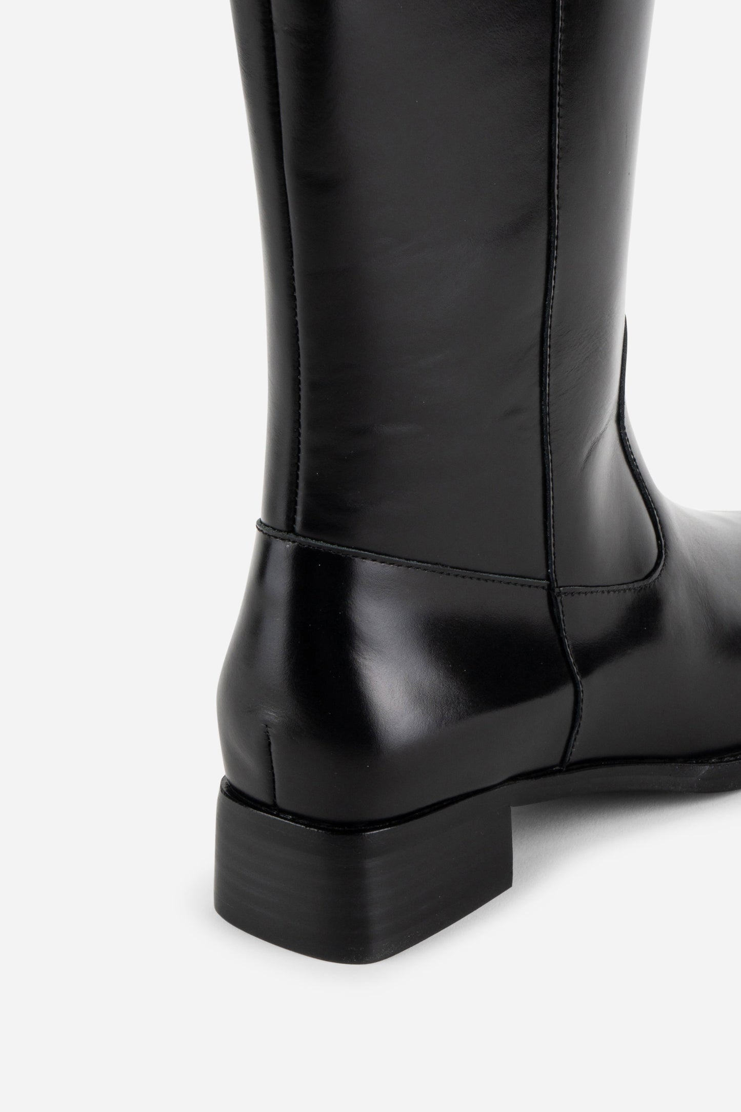 Intentionally Blank TAME KNEE HIGH BOOT