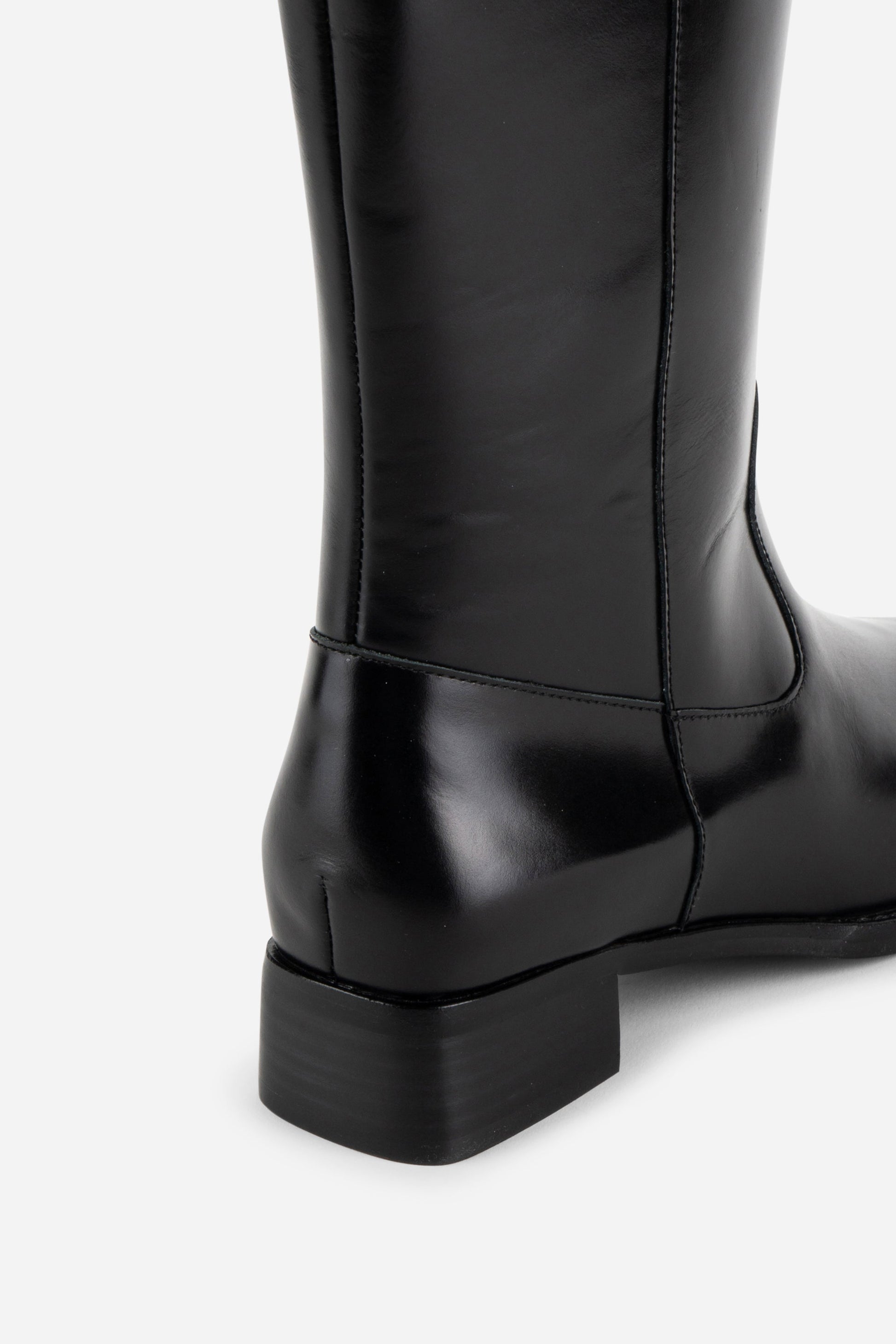 Intentionally Blank TAME KNEE HIGH BOOT