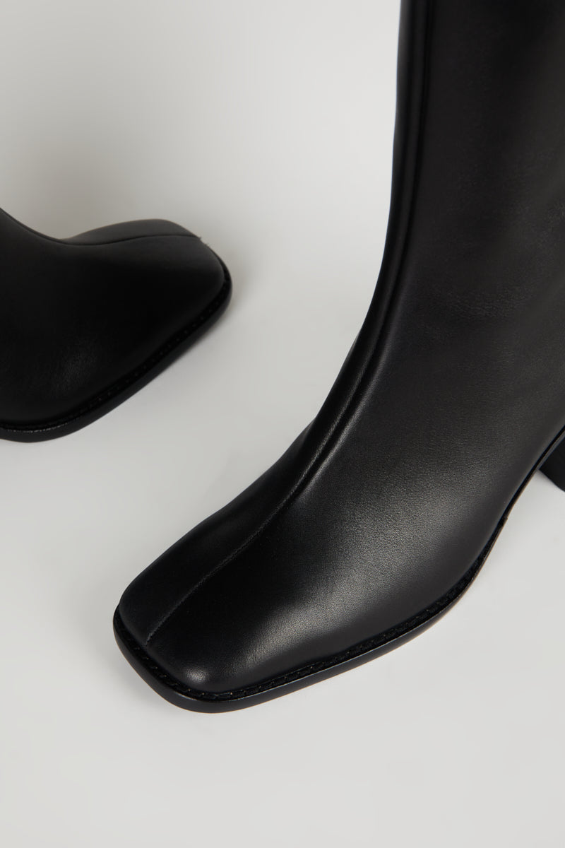 Intentionally Blank CONTOUR BOOT