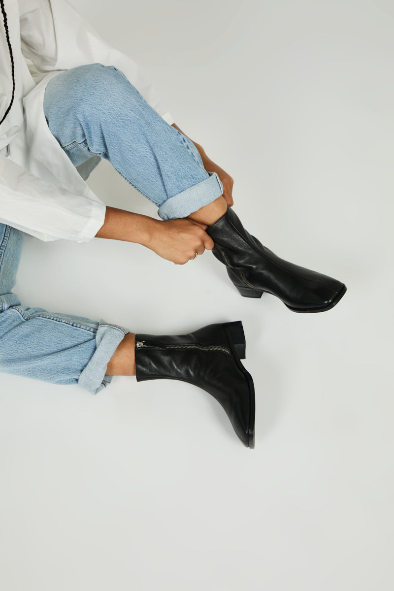 BLACK,5