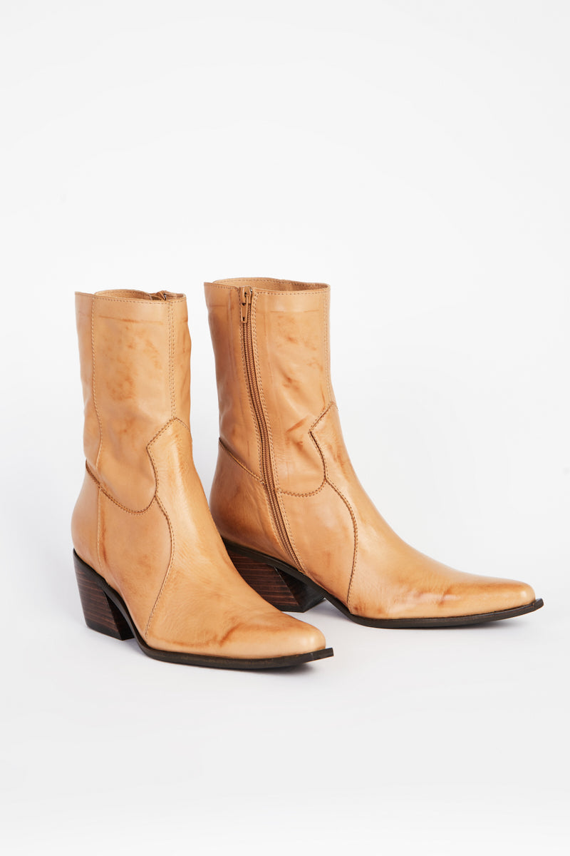 Intentionally Blank MATTIE HEELED BOOT