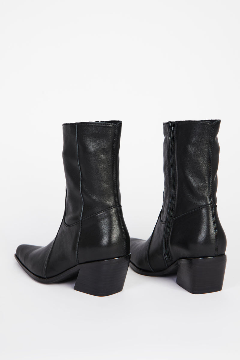 Intentionally Blank MATTIE HEELED BOOT