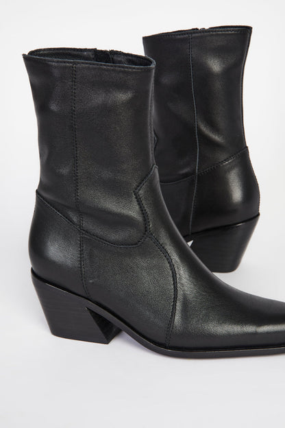Intentionally Blank MATTIE HEELED BOOT
