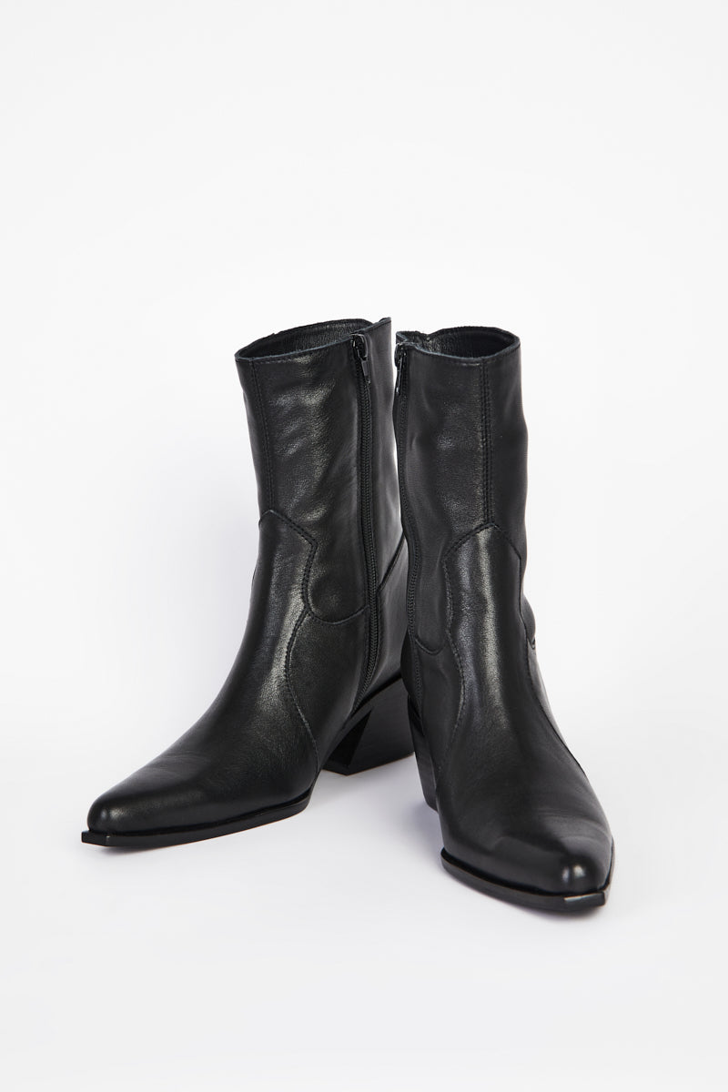 BLACK,5