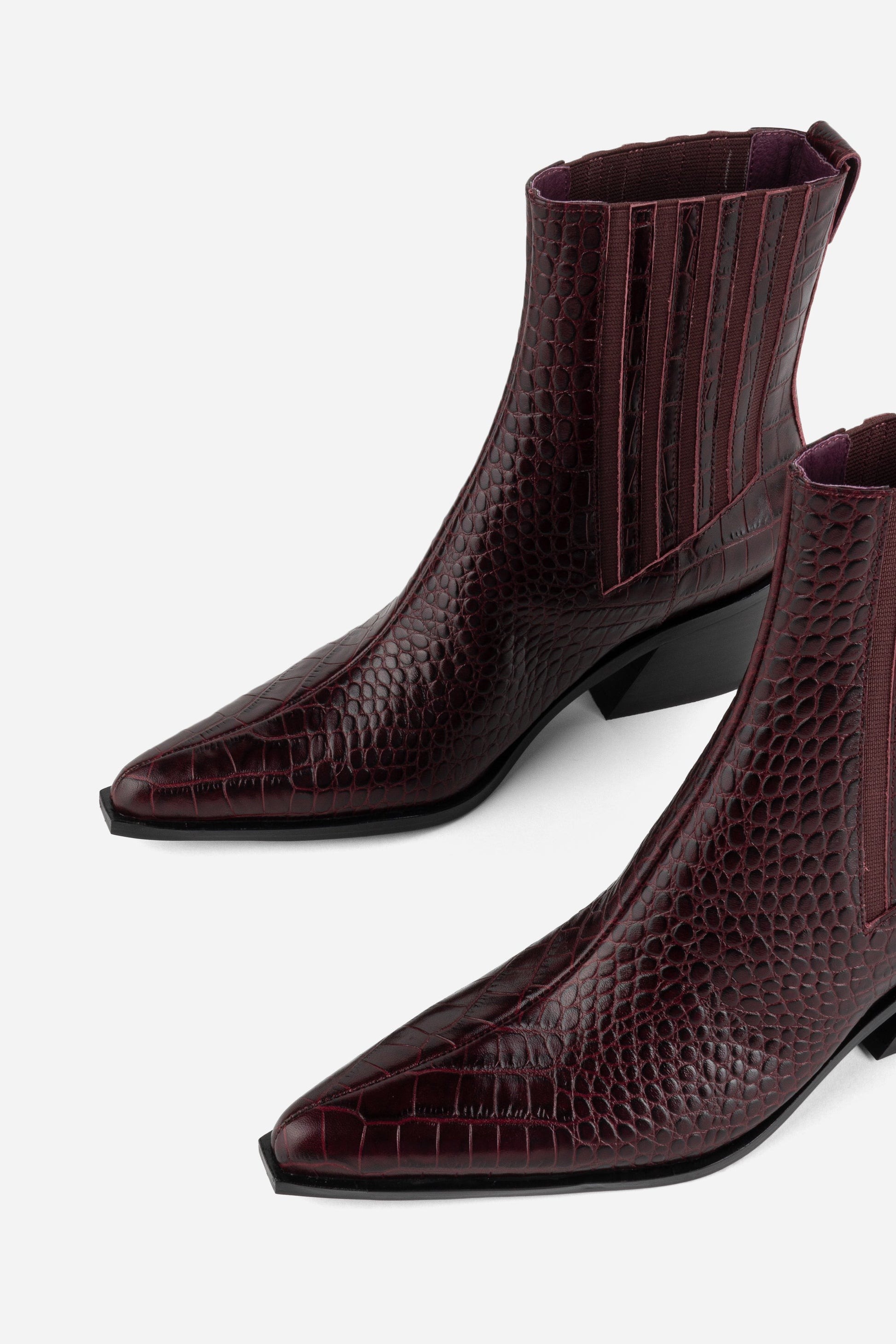Intentionally Blank HILLARY CROC WESTERN BOOT