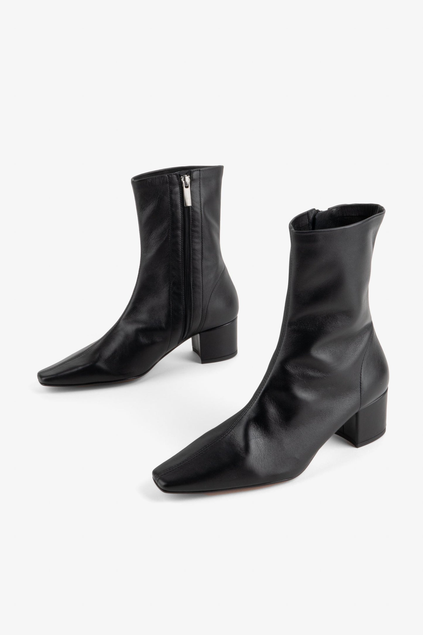 Intentionally Blank CARLTON HEELED MID BOOT