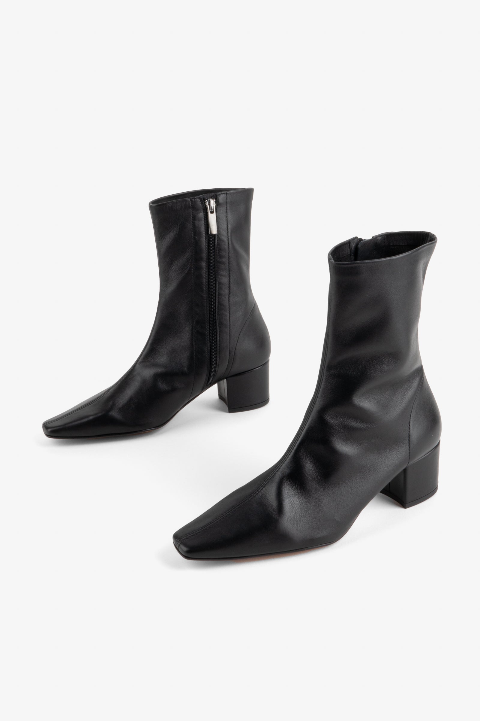 Intentionally Blank CARLTON HEELED MID BOOT