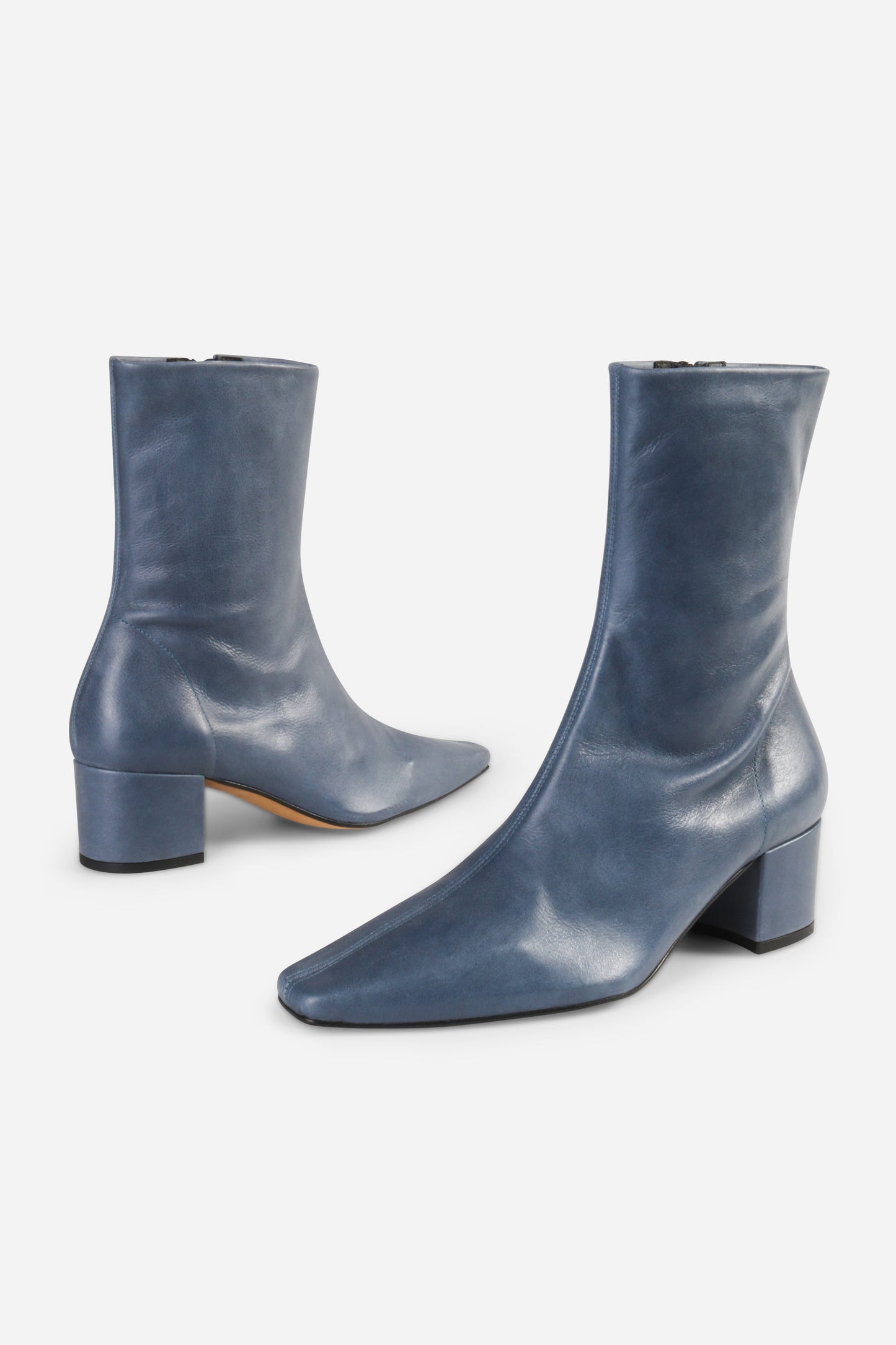 Intentionally Blank CARLTON HEELED MID BOOT