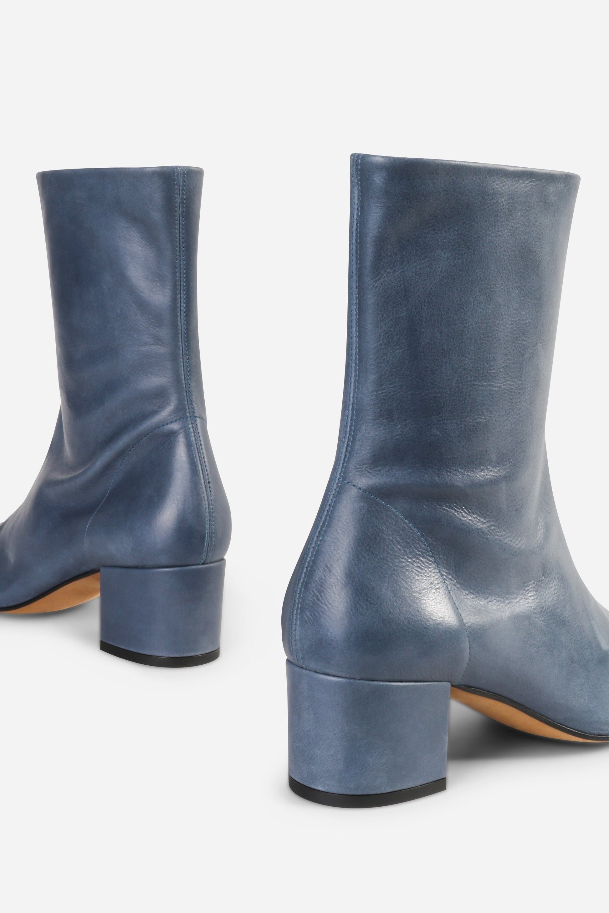 Intentionally Blank CARLTON HEELED MID BOOT