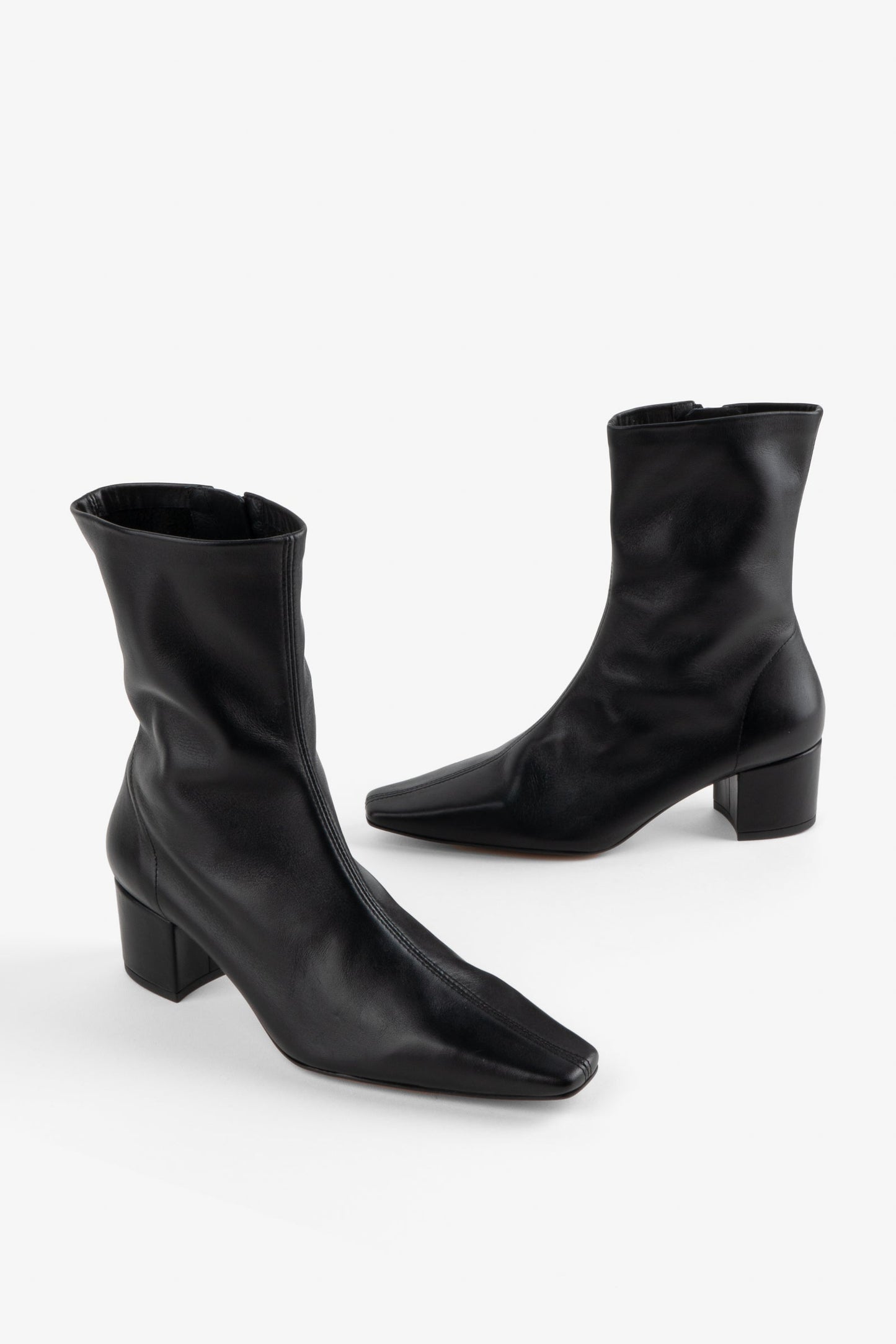 Intentionally Blank CARLTON HEELED MID BOOT
