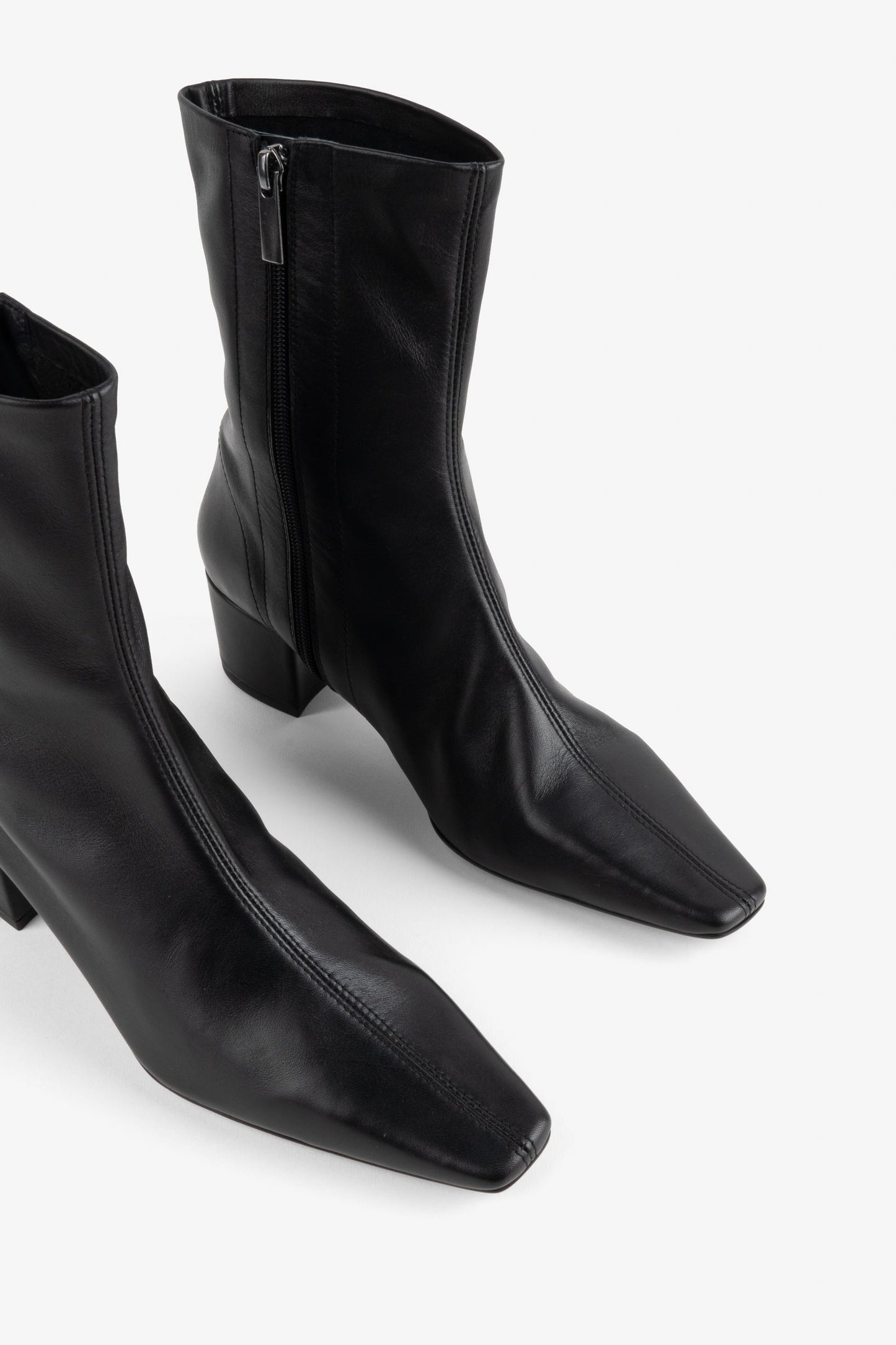 Intentionally Blank CARLTON HEELED MID BOOT