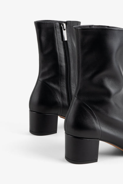 Intentionally Blank CARLTON HEELED MID BOOT