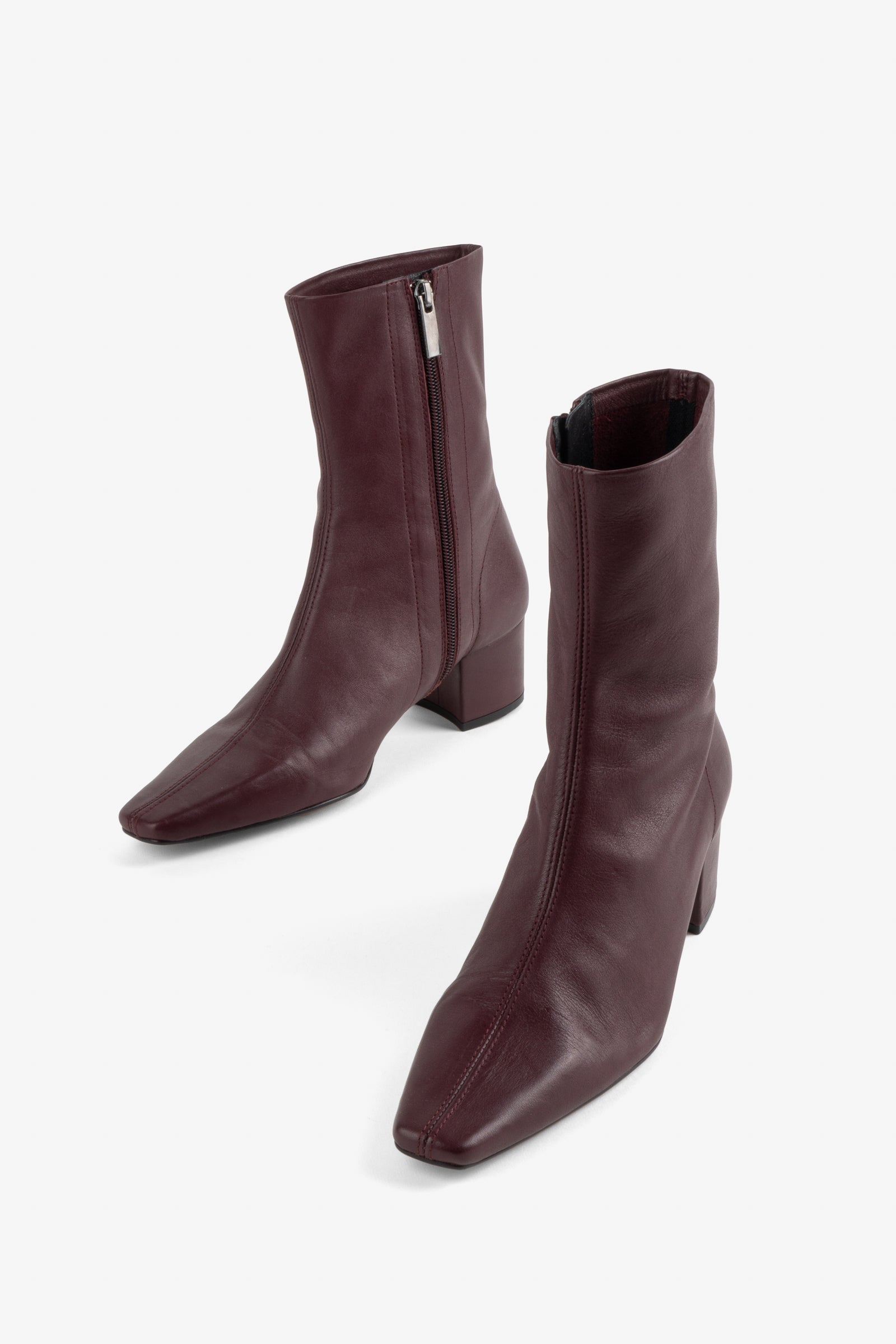 Intentionally Blank CARLTON HEELED MID BOOT