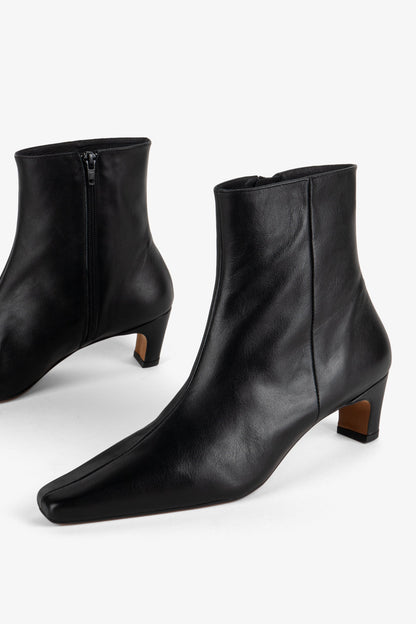 Intentionally Blank LEXI KITTEN HEEL ANKLE BOOT