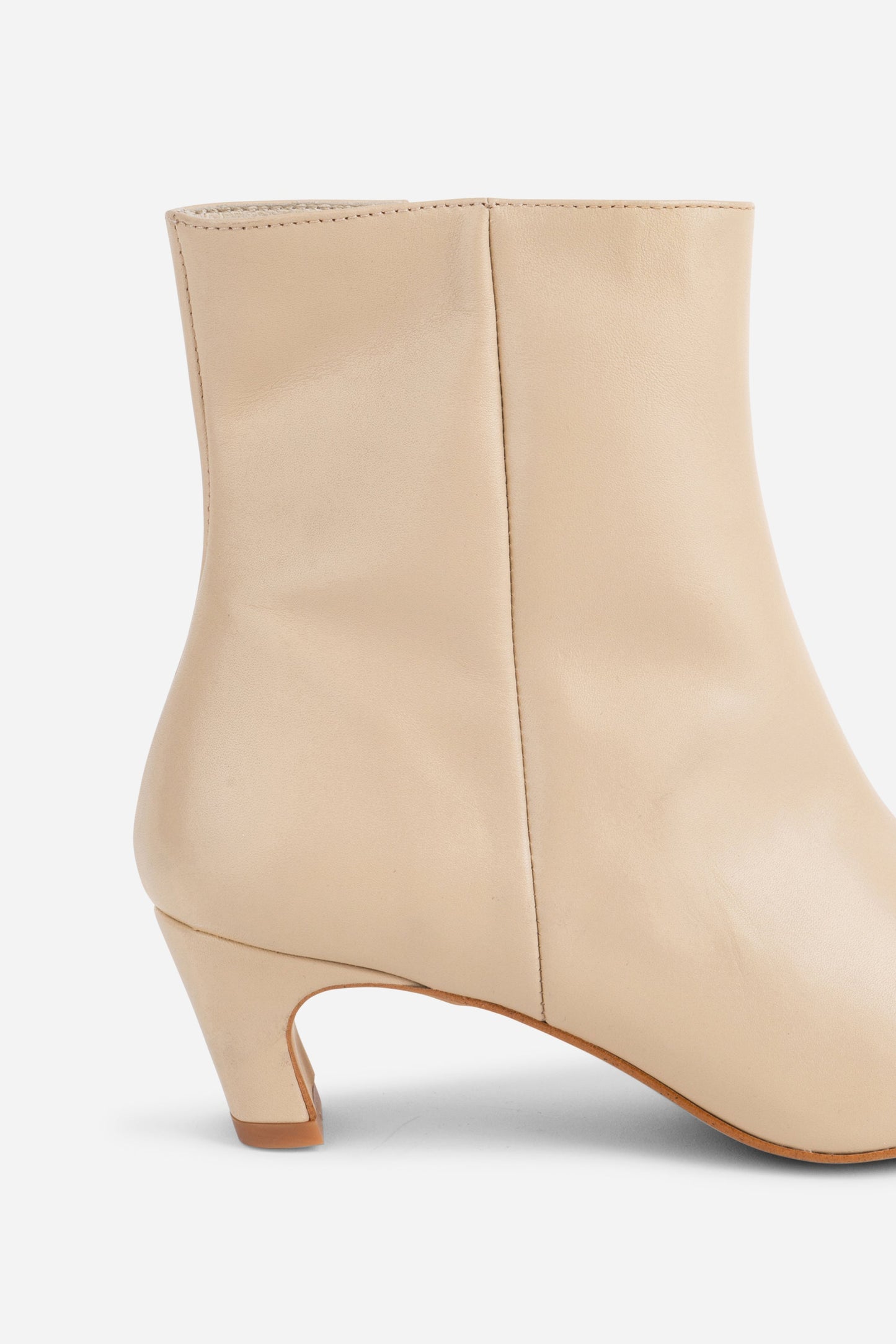 Intentionally Blank LEXI KITTEN HEEL ANKLE BOOT