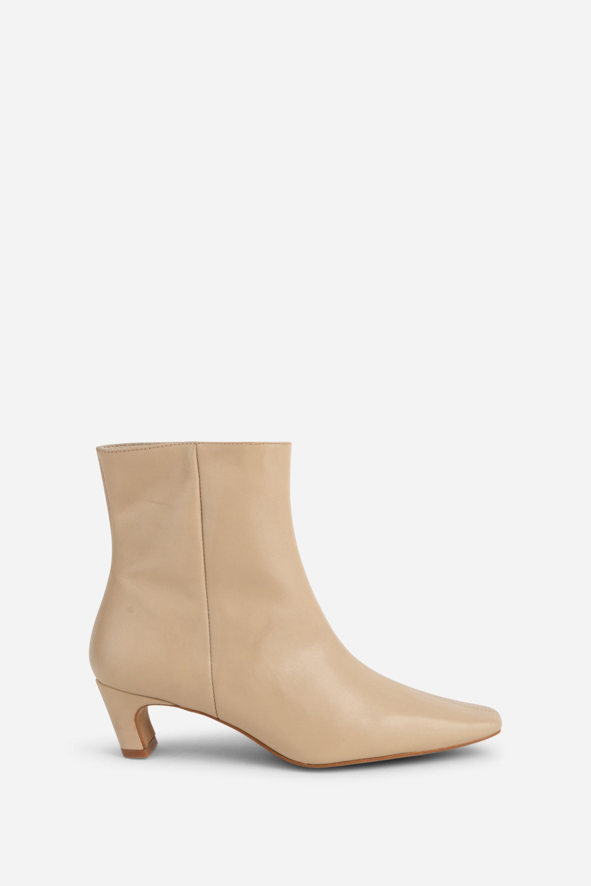 Intentionally Blank LEXI KITTEN HEEL ANKLE BOOT