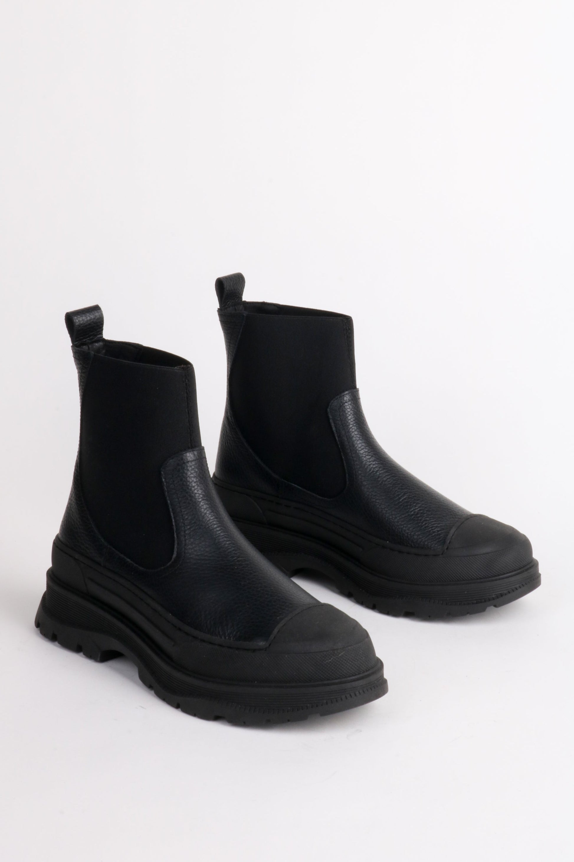 Intentionally Blank COURT LUG SOLE PLATFORM BOOT