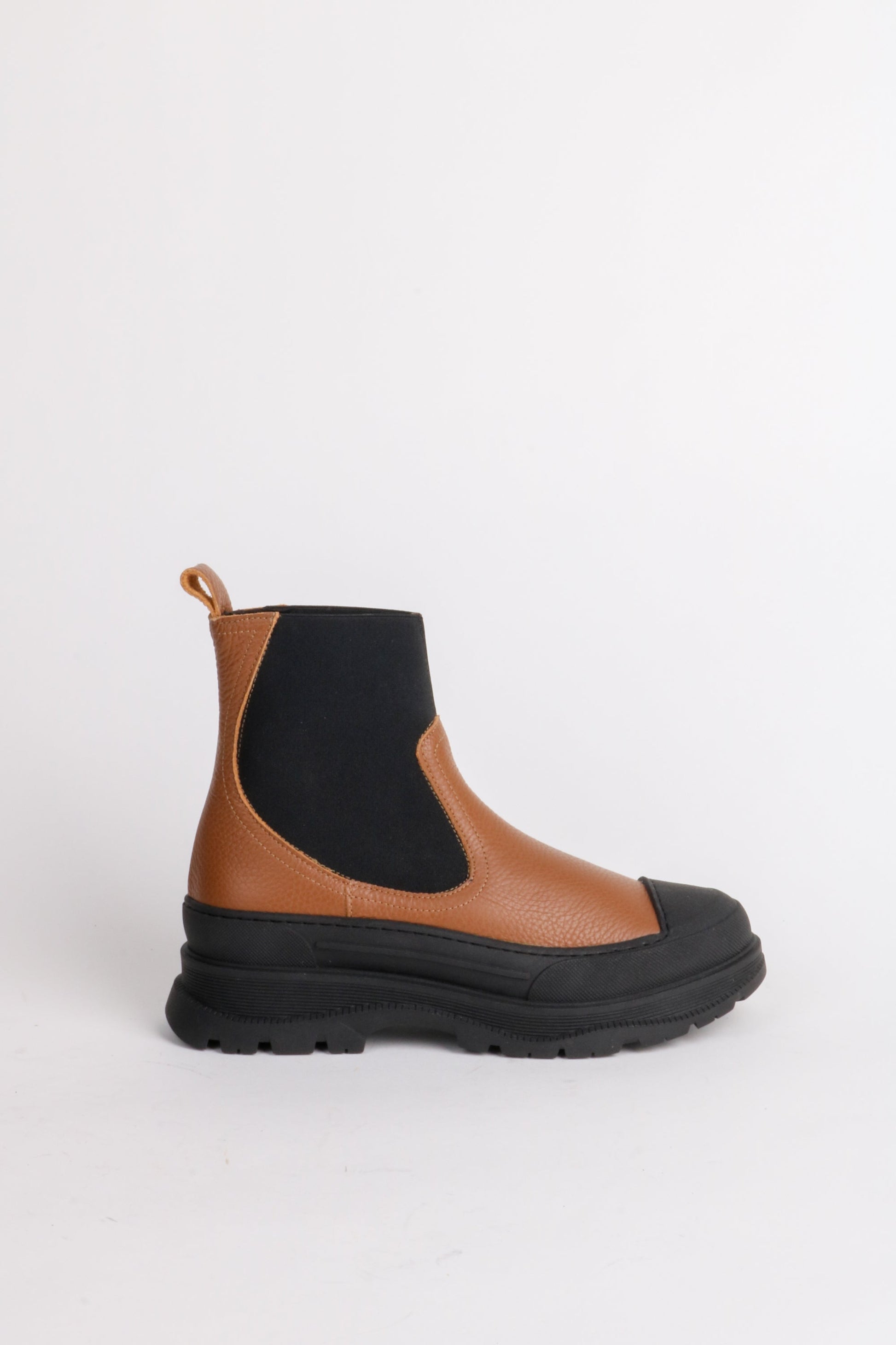 Intentionally Blank COURT LUG SOLE PLATFORM BOOT