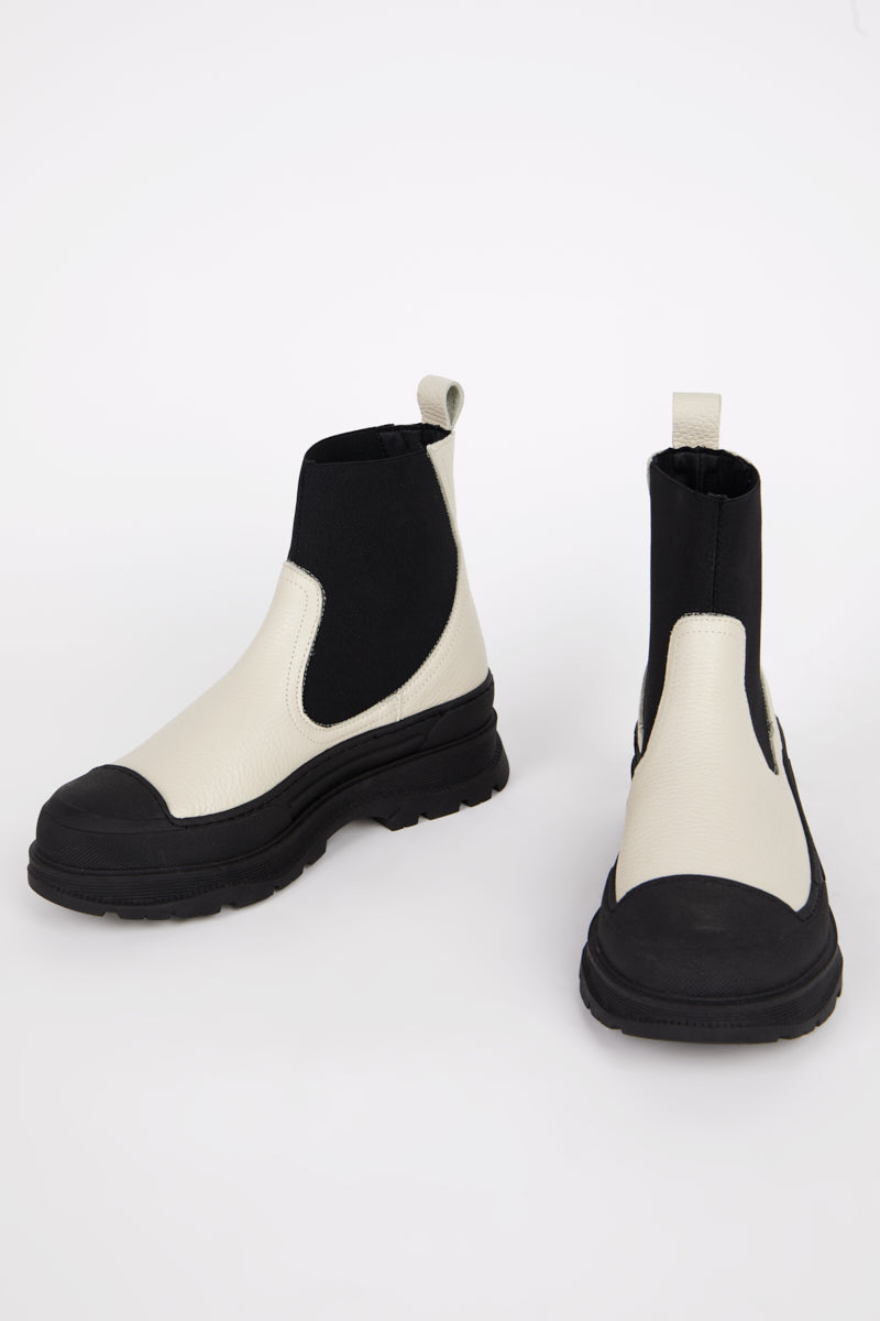 Intentionally Blank COURT LUG SOLE PLATFORM BOOT