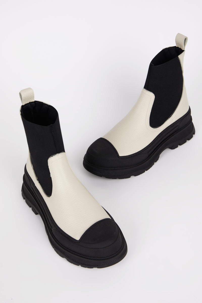 Intentionally Blank COURT LUG SOLE PLATFORM BOOT