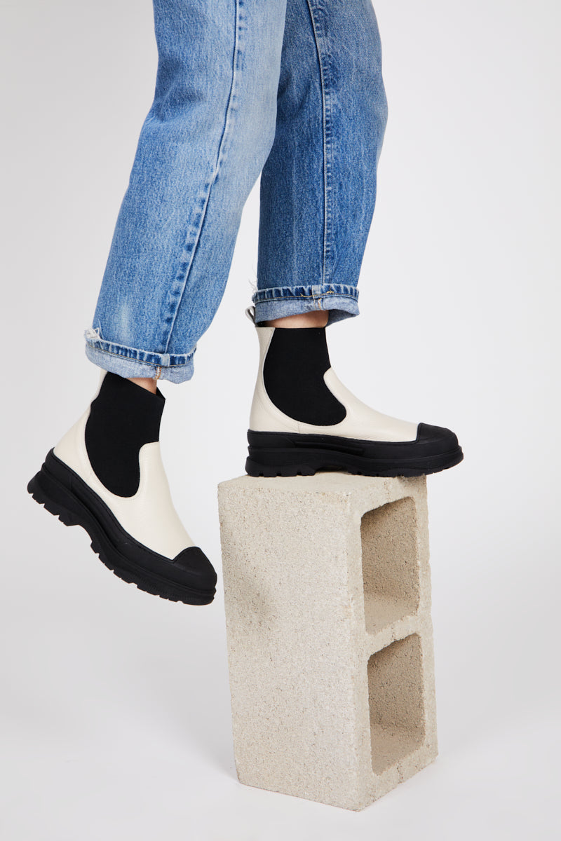 Intentionally Blank COURT LUG SOLE PLATFORM BOOT