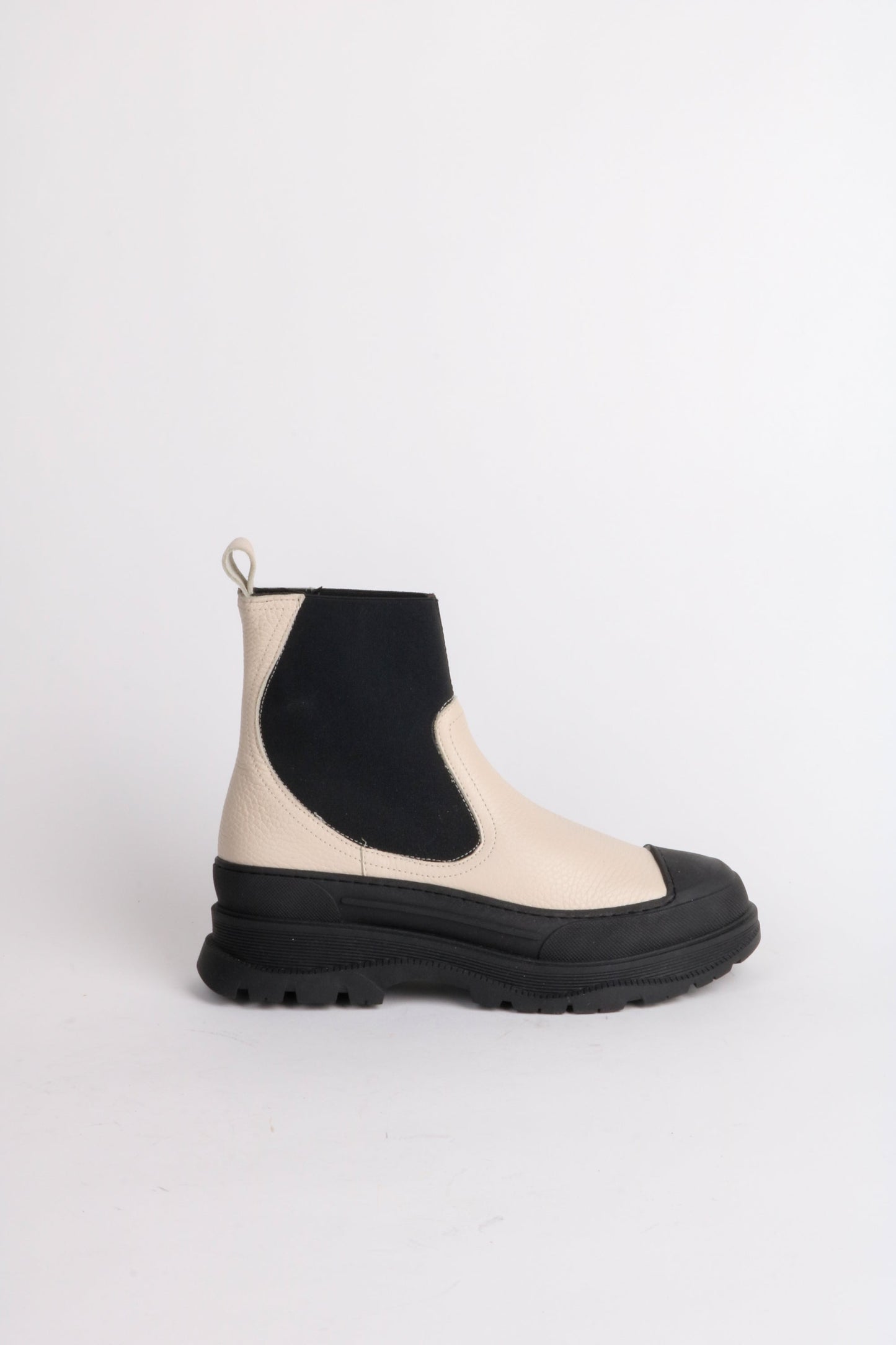 Intentionally Blank COURT LUG SOLE PLATFORM BOOT