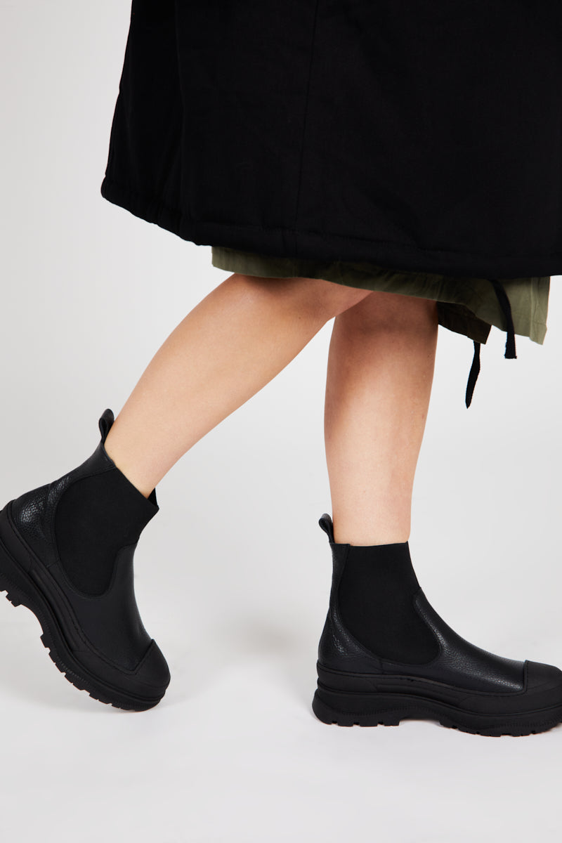 Intentionally Blank COURT LUG SOLE PLATFORM BOOT