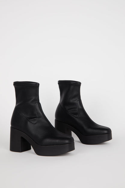 Intentionally Blank MARLOWE VEGAN PLATFORM BOOT BLACK SOLE