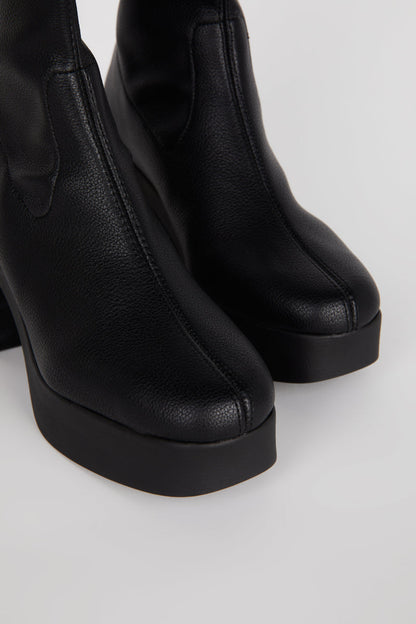 Intentionally Blank MARLOWE VEGAN PLATFORM BOOT BLACK SOLE