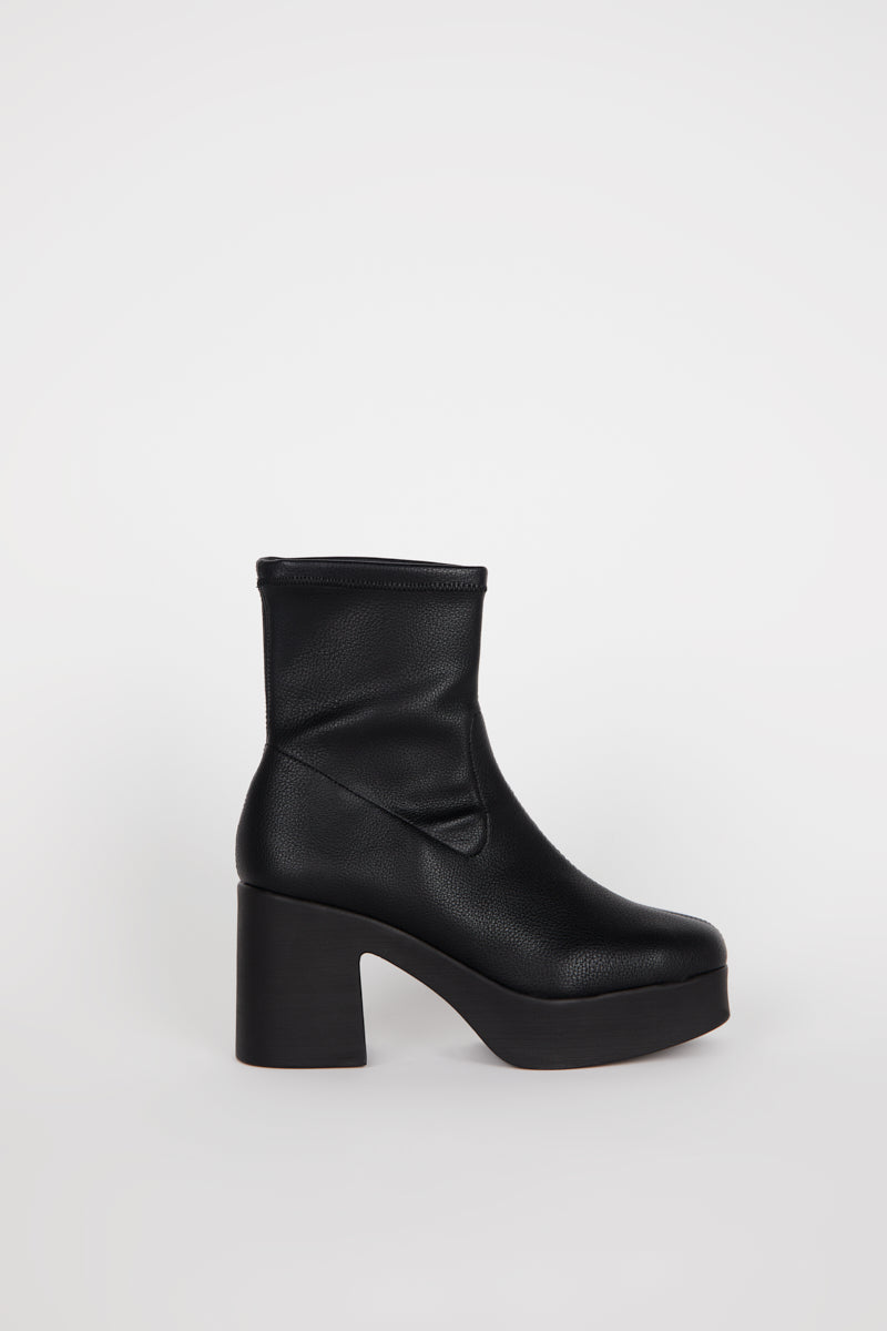 Intentionally Blank MARLOWE VEGAN PLATFORM BOOT BLACK SOLE
