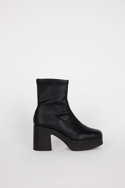 Intentionally Blank MARLOWE VEGAN PLATFORM BOOT BLACK SOLE