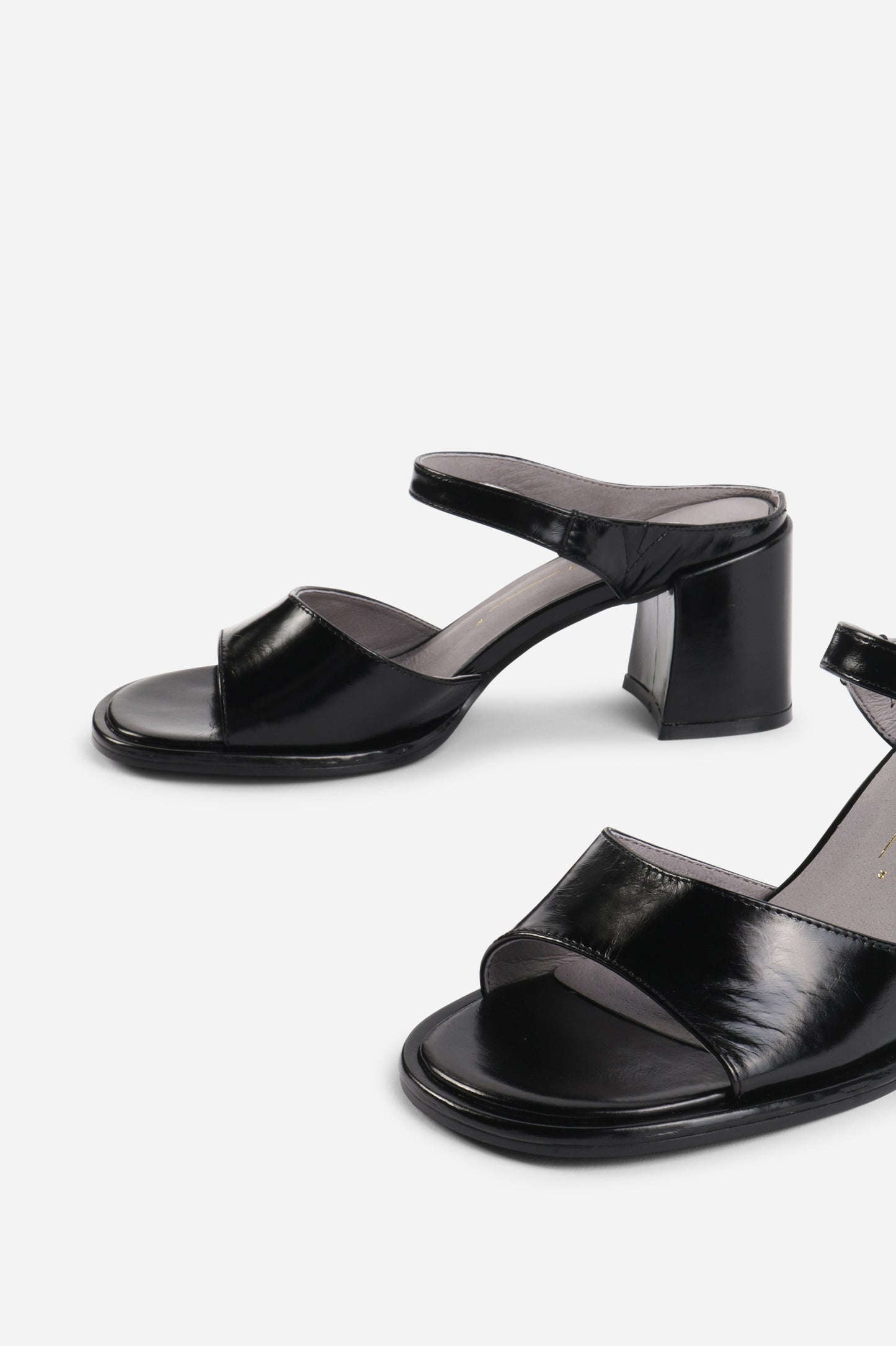 Intentionally Blank APEX BLOCK HEEL SANDAL
