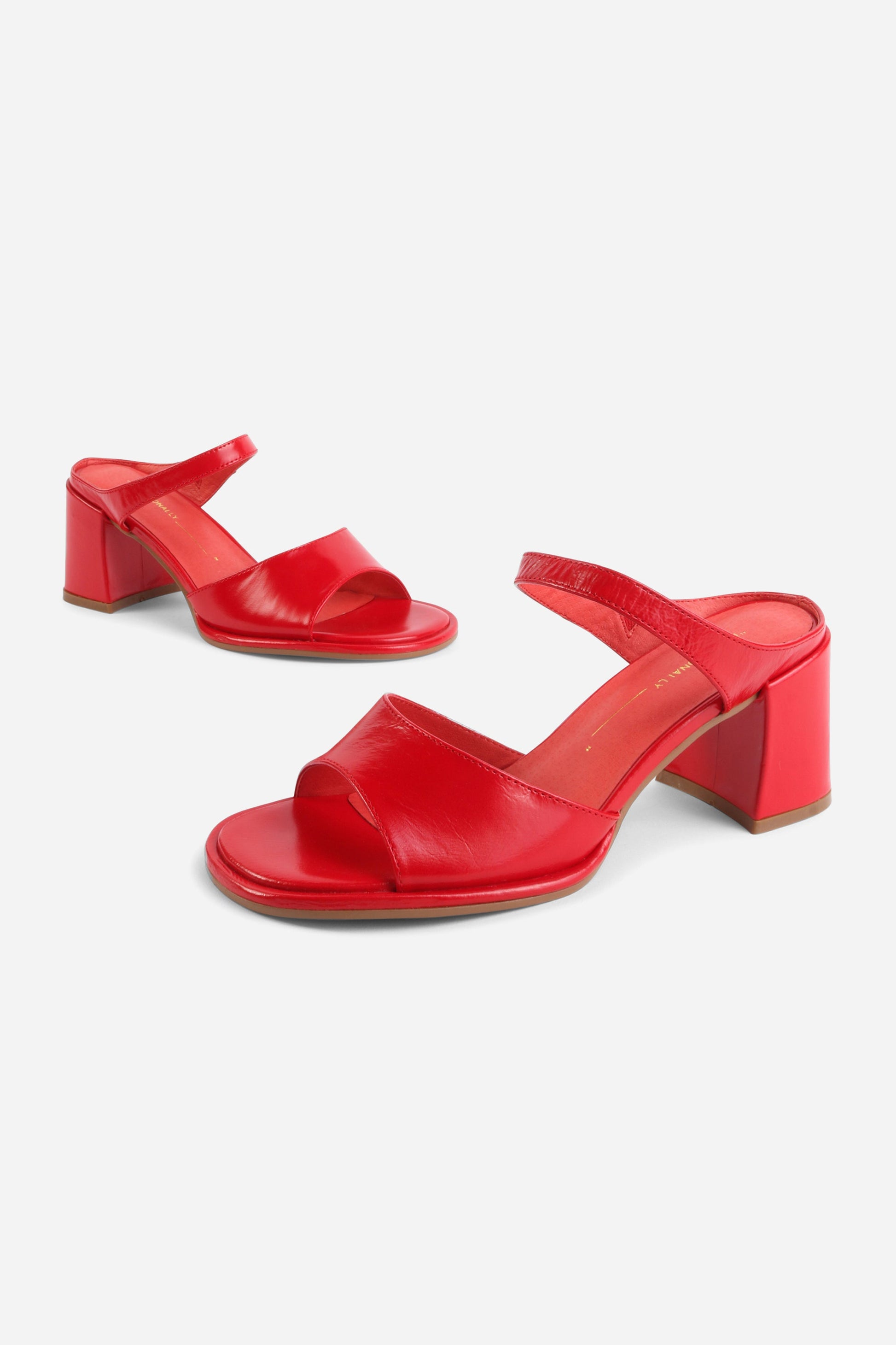 Intentionally Blank APEX BLOCK HEEL SANDAL