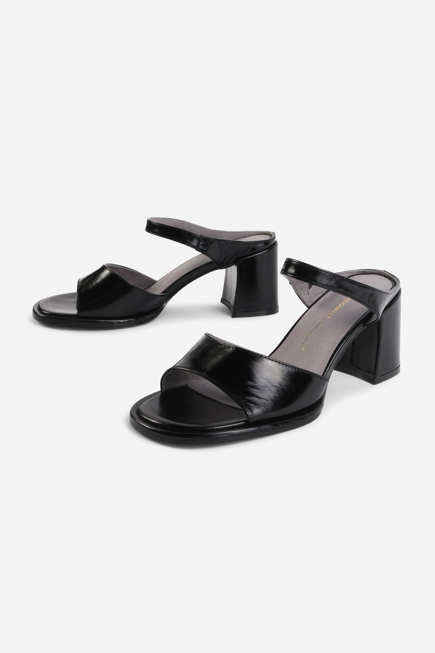 Intentionally Blank APEX BLOCK HEEL SANDAL