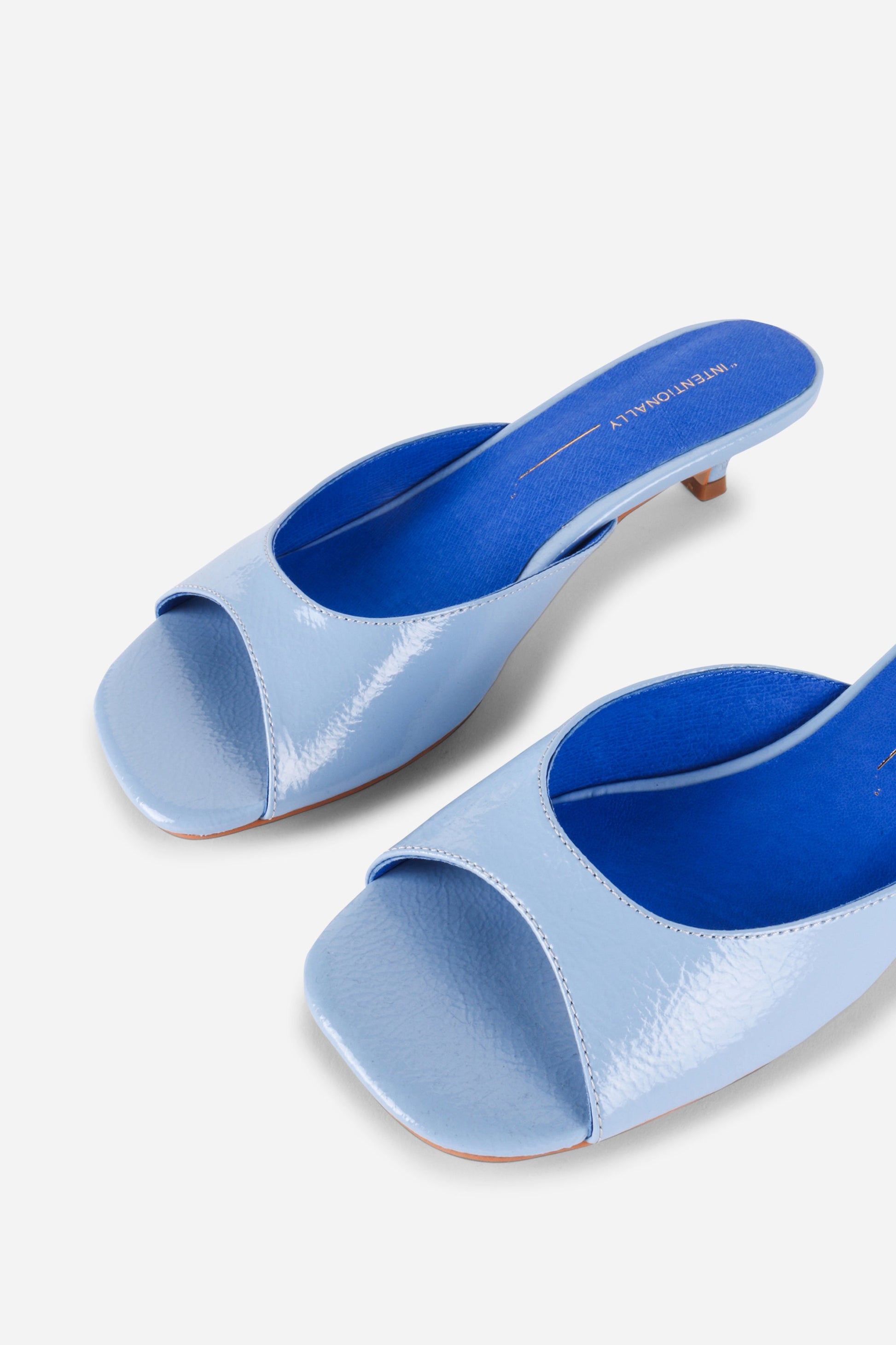 Intentionally Blank CEE KITTEN HEEL MULE