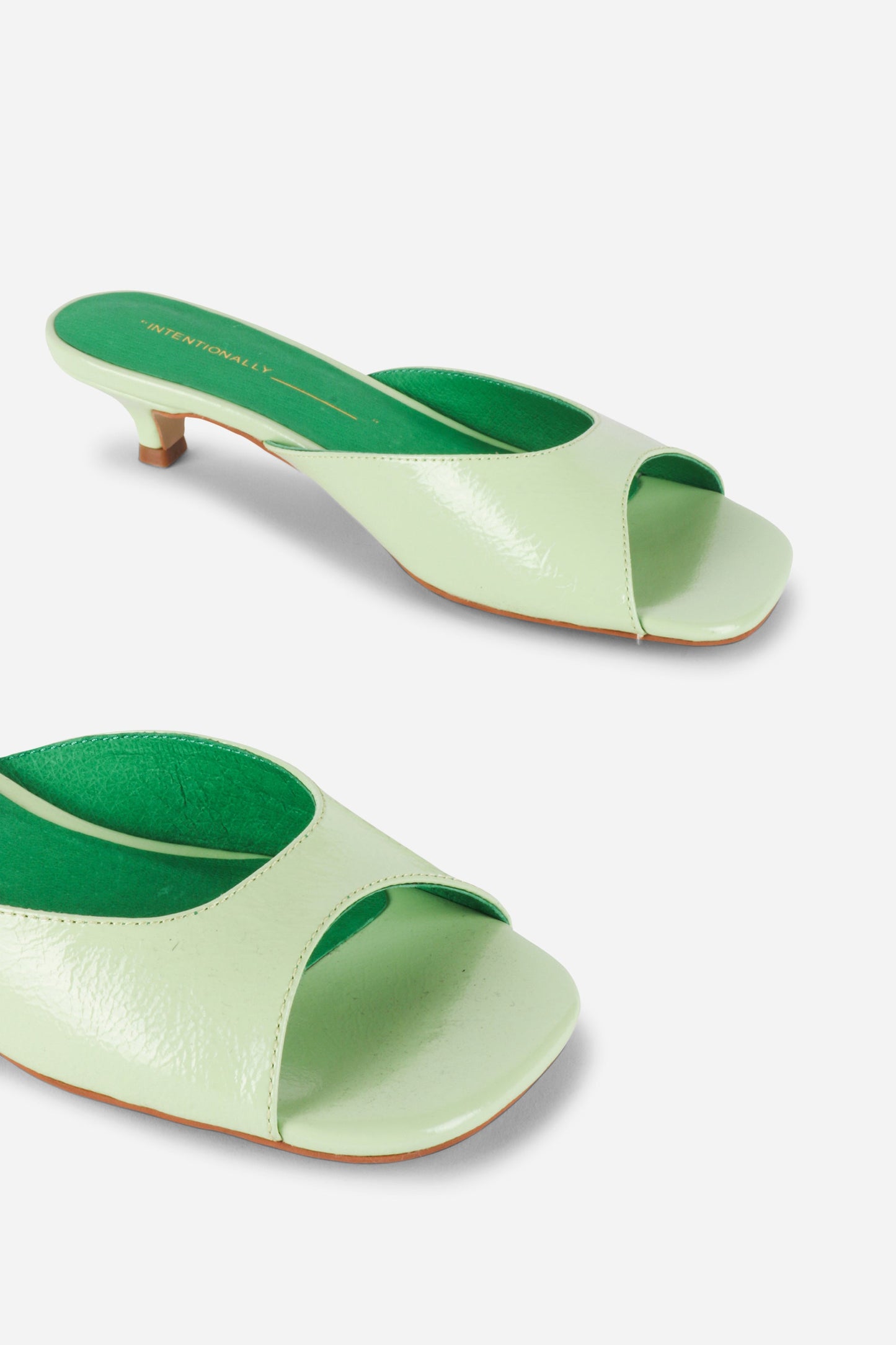 Intentionally Blank CEE KITTEN HEEL MULE