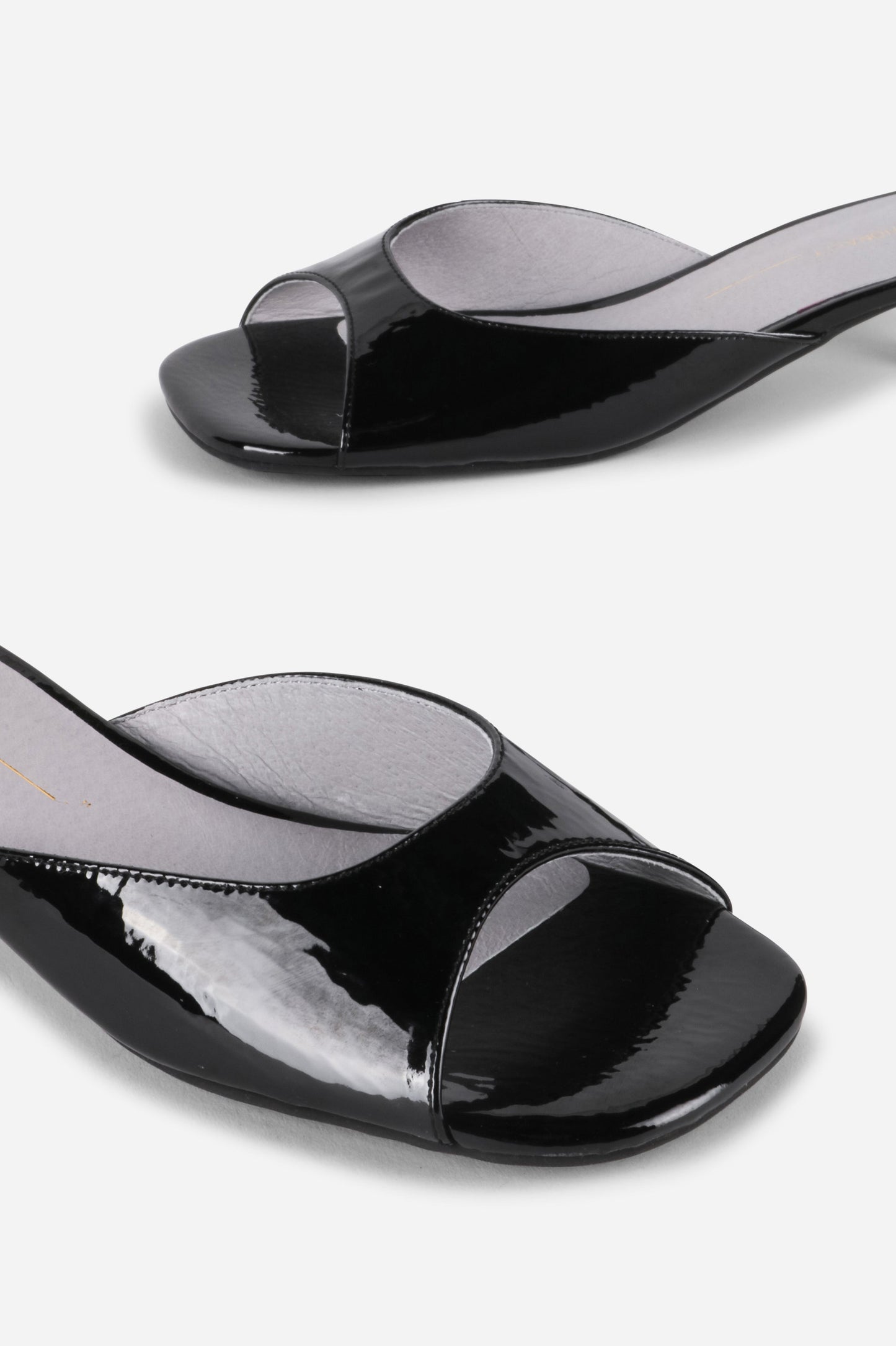 Intentionally Blank CEE KITTEN HEEL MULE