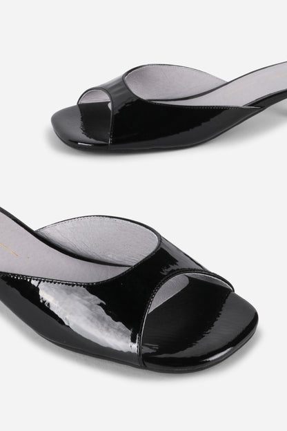 Intentionally Blank CEE KITTEN HEEL MULE