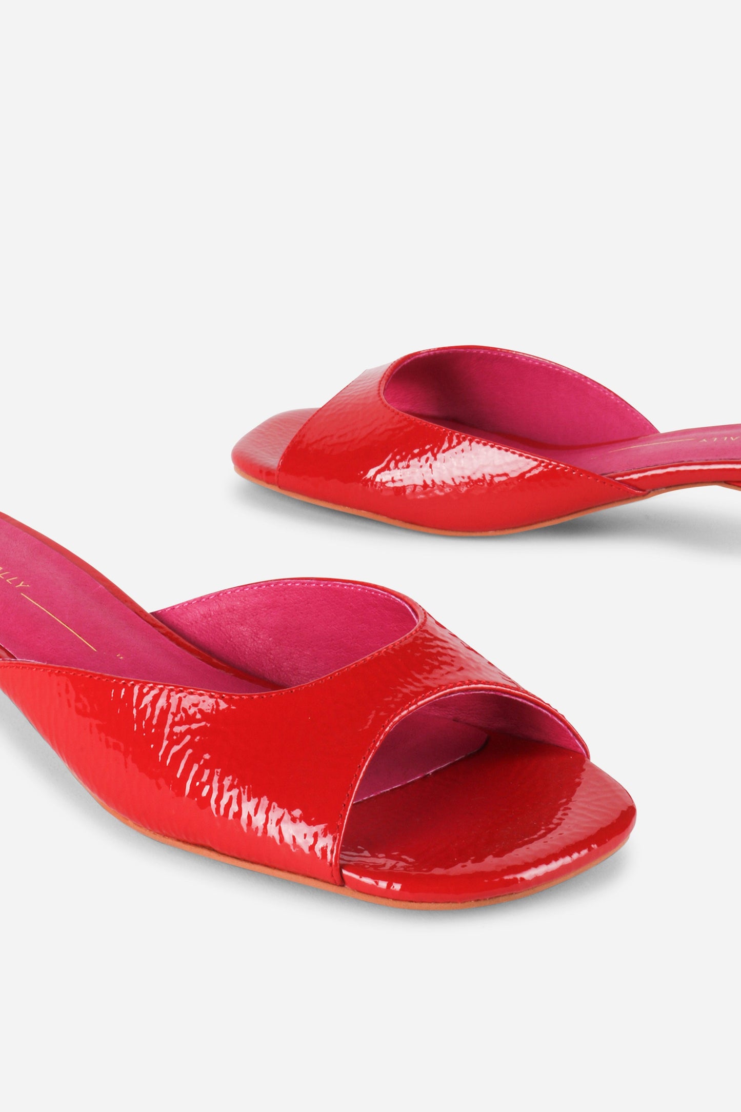 Intentionally Blank CEE KITTEN HEEL MULE