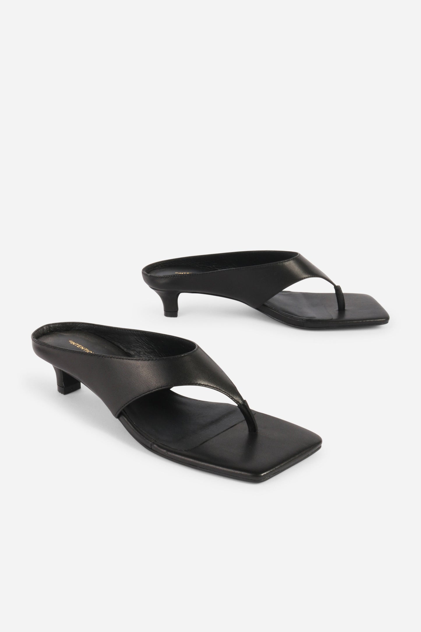Intentionally Blank YEAR AHEAD LEATHER KITTEN HEEL