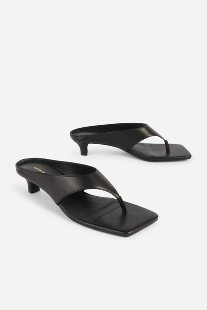 Intentionally Blank YEAR AHEAD LEATHER KITTEN HEEL