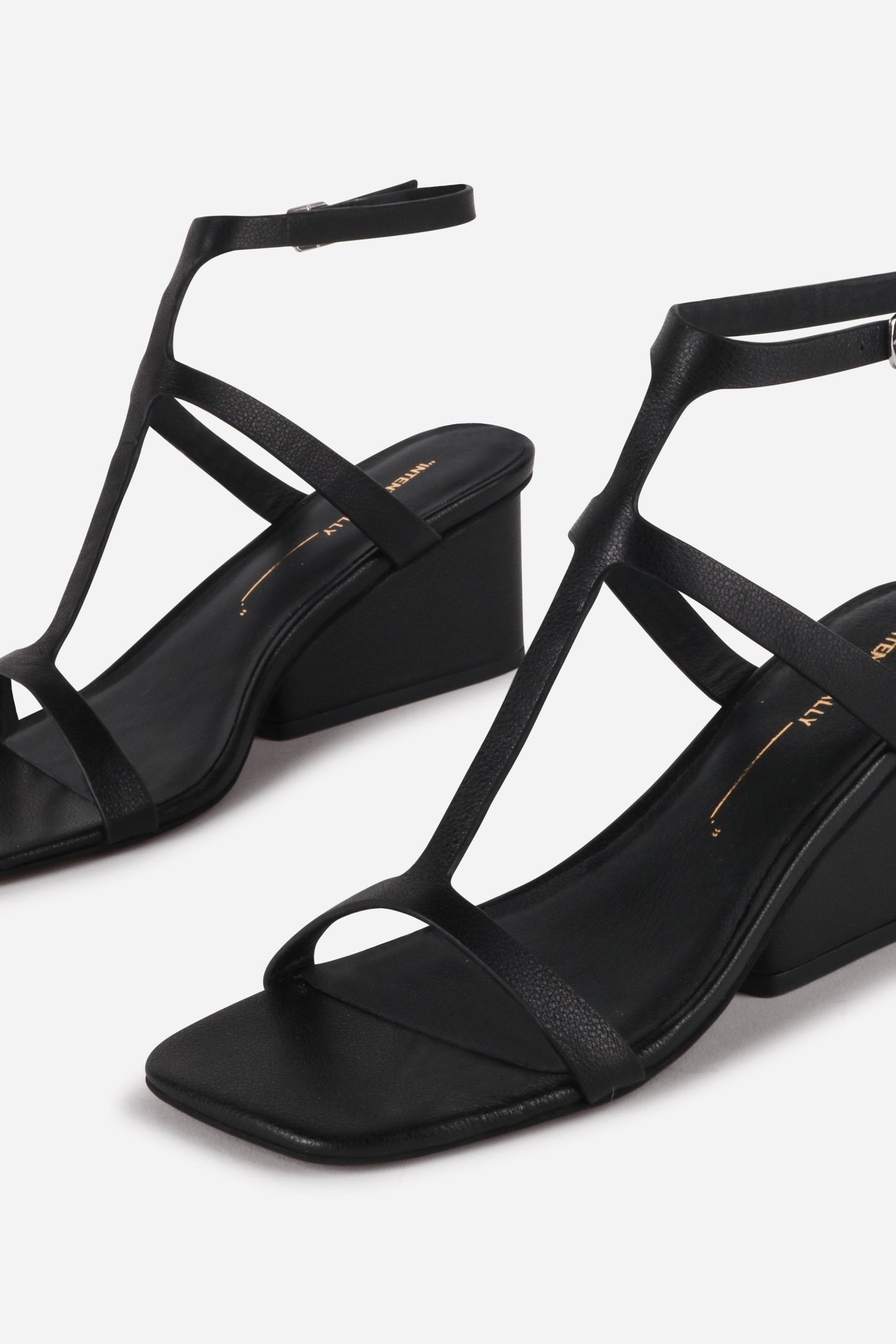 Intentionally Blank SEMY WEDGE HEEL SANDAL