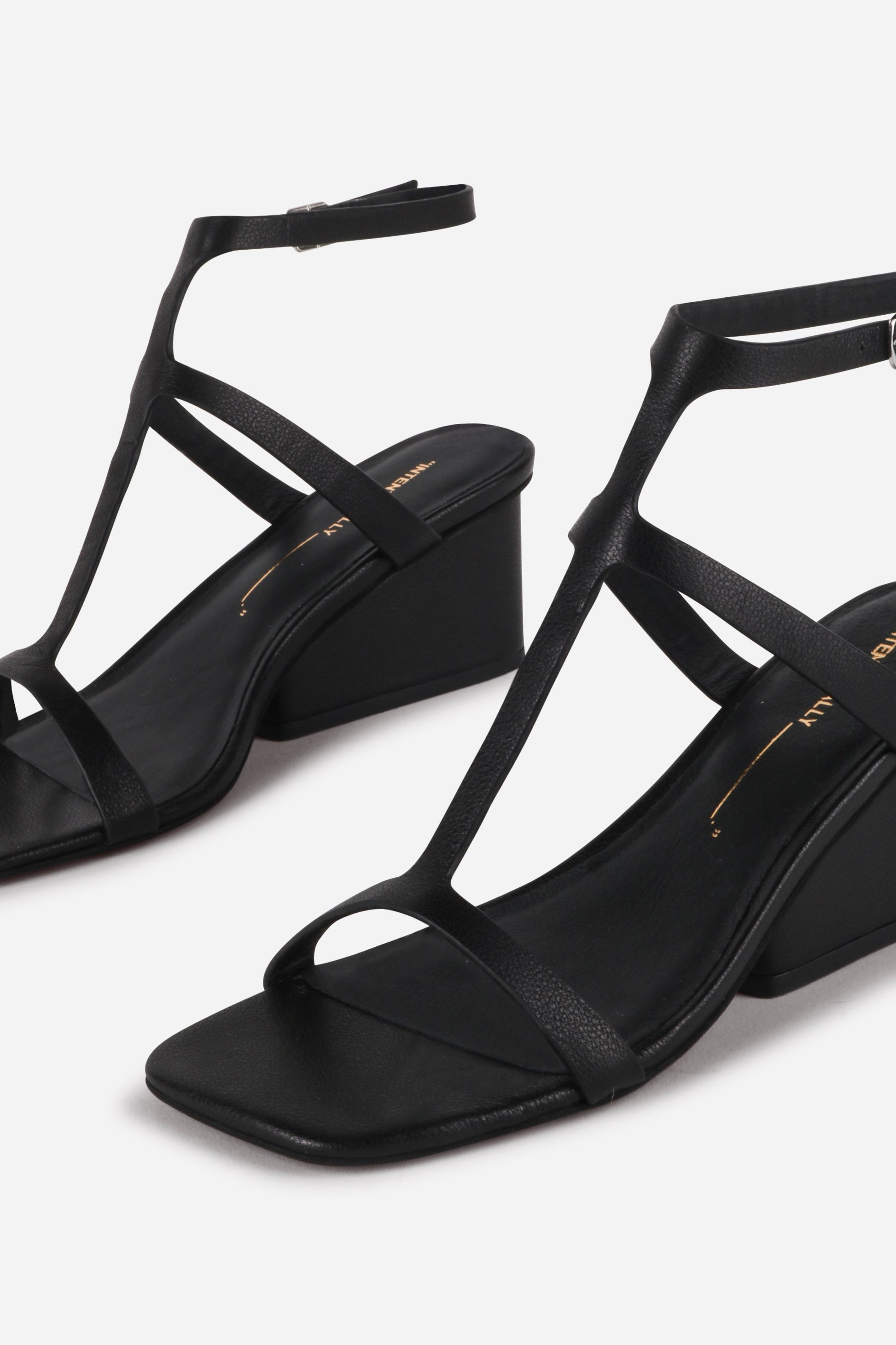 Intentionally Blank SEMY WEDGE HEEL SANDAL