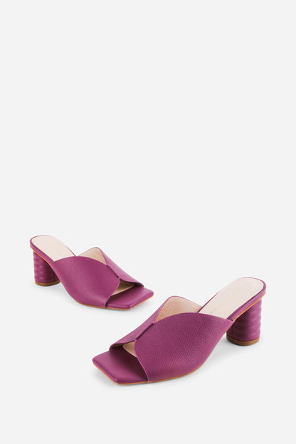Intentionally Blank KAMIKA HEEL