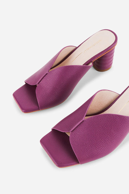 Intentionally Blank KAMIKA HEEL