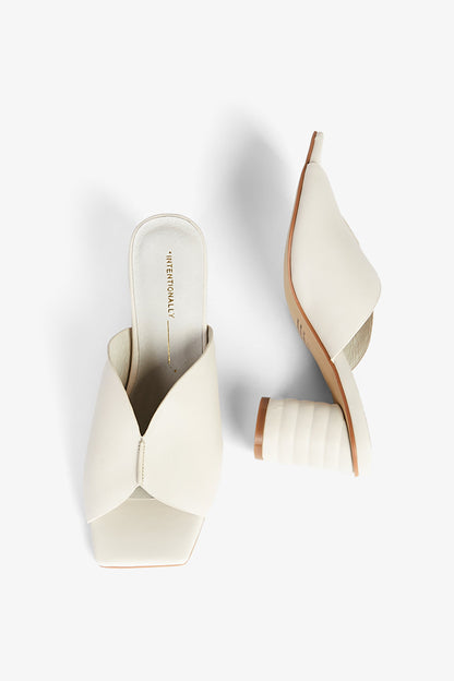 Intentionally Blank KAMIKA HEEL