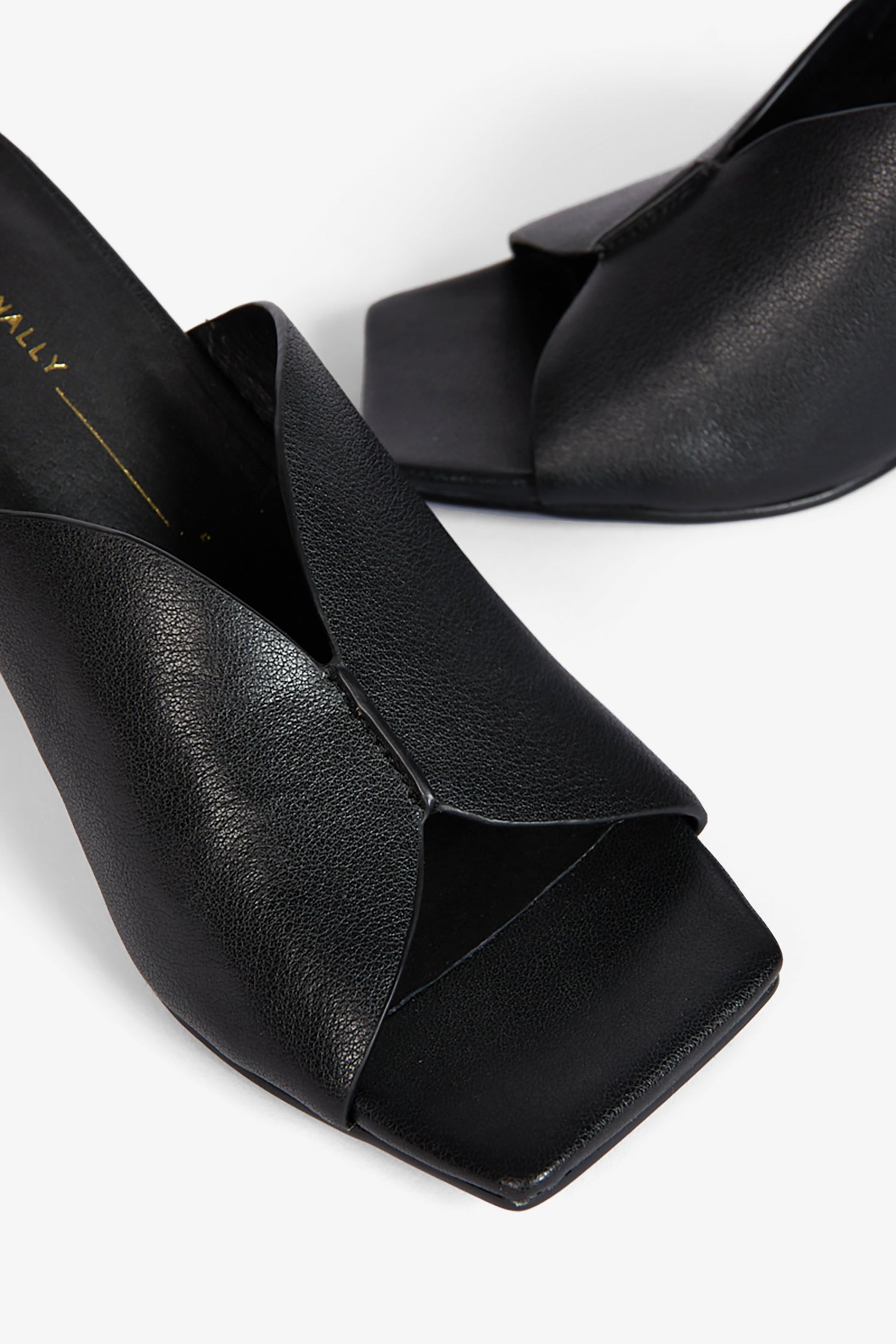 Intentionally Blank KAMIKA HEEL
